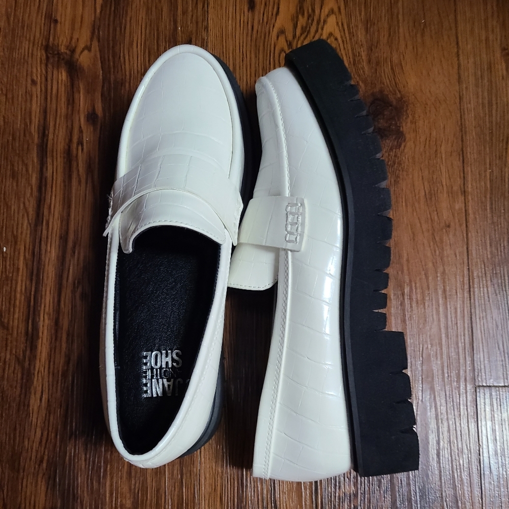 Jane and the Shoe, chunky white 6.5 loafers